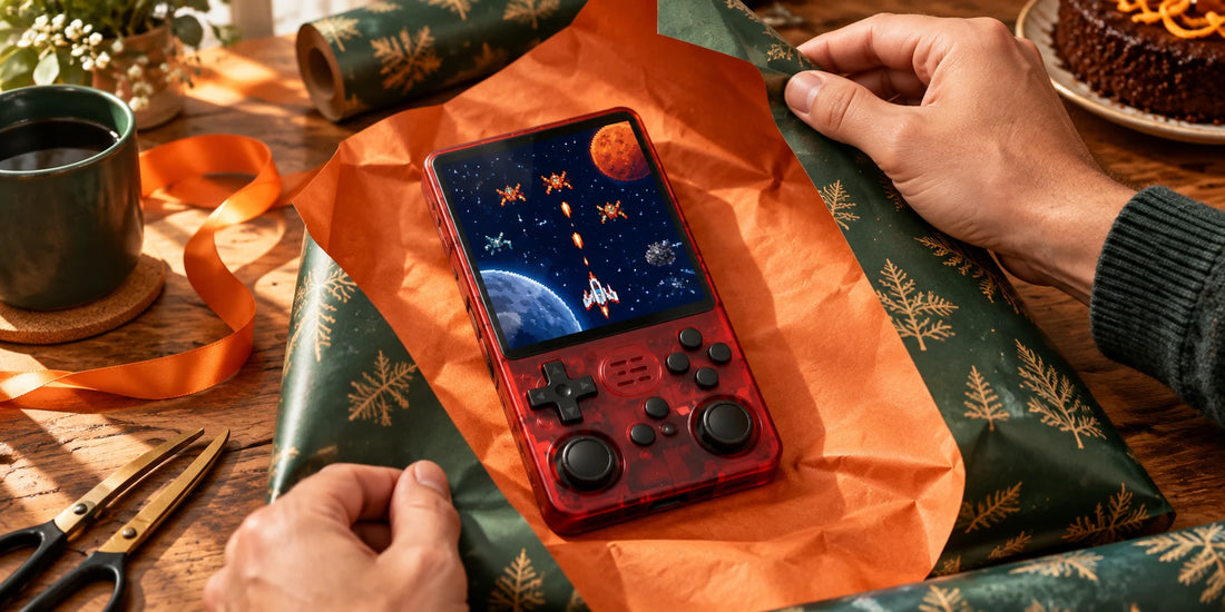 R36Plus Handheld-Konsole als selbst verpacktes Geburtstagsgeschenk für einen erwachsenen Retrofan